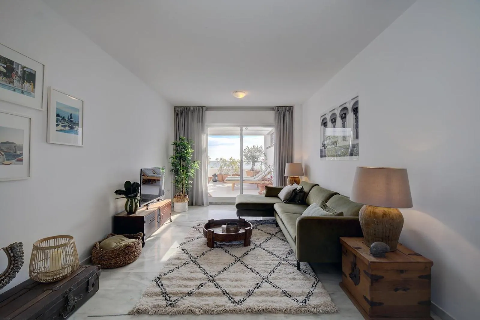 Ferienwohnung Jacaranda - Big Terrace & Swimming Pool Estepona Apartment