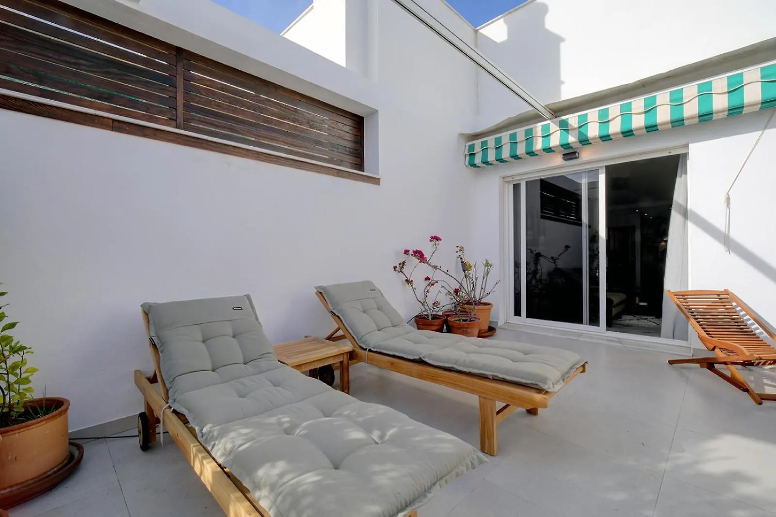 Ferienwohnung Jacaranda - Big Terrace & Swimming Pool Estepona